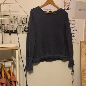 Blue sweatshirt top